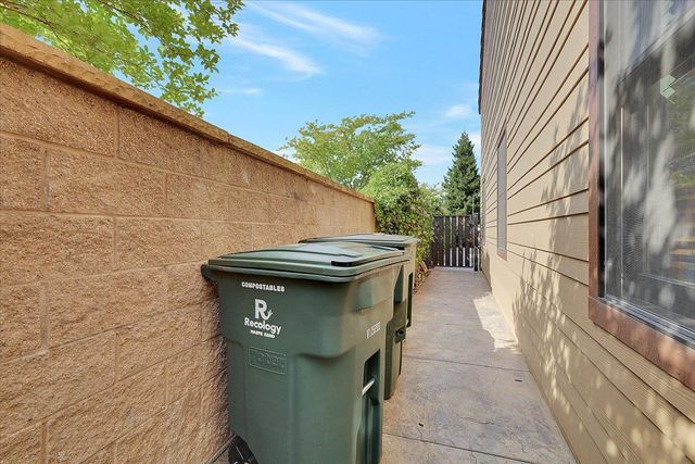 1990 Cobblestone Ct, Yuba City, CA 95993