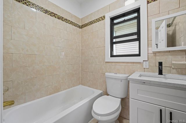 338 Thieriot Avenue, Bronx, NY 10473