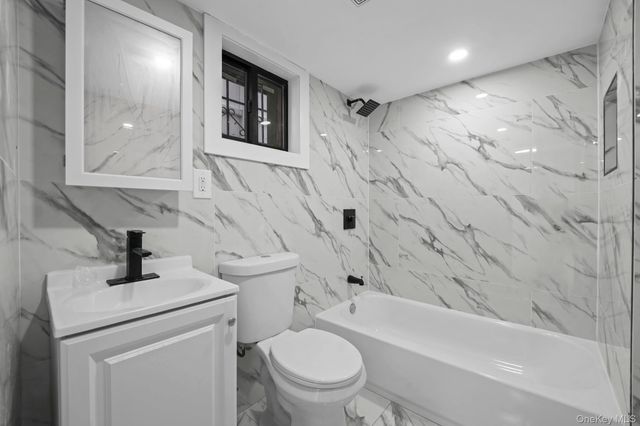 338 Thieriot Avenue, Bronx, NY 10473