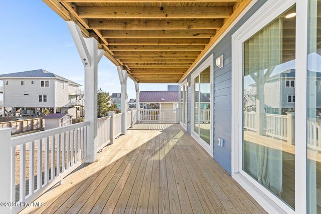 1826 N New River Drive, Surf City, NC 28445