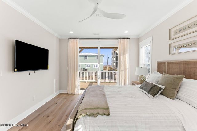 1826 N New River Drive, Surf City, NC 28445