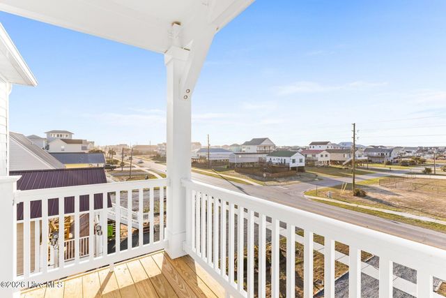 1826 N New River Drive, Surf City, NC 28445