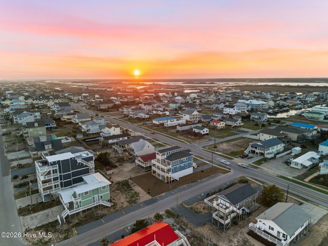 1826 N New River Drive, Surf City, NC 28445