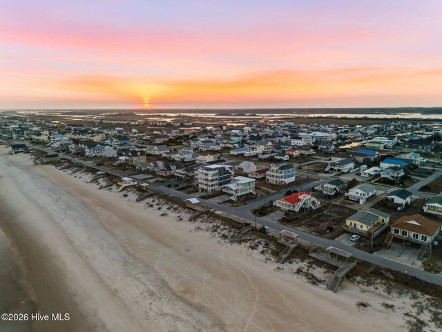 1826 N New River Drive, Surf City, NC 28445