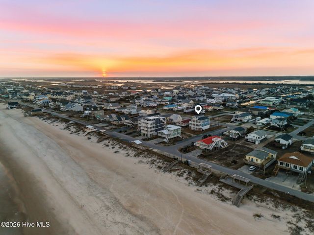 1826 N New River Drive, Surf City, NC 28445