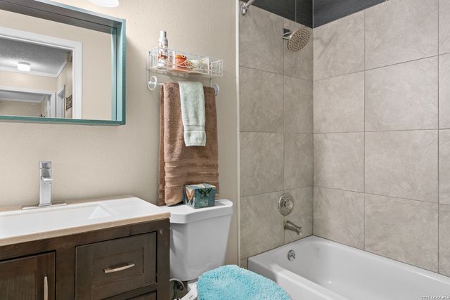 1059 FILLMORE DR, San Antonio, TX 78245