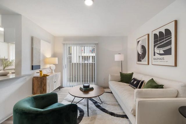 2800 S Ashford Road 201, Houston, TX 77082