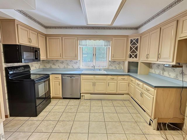 1005 S WEBSTER AVENUE, Omro, WI 54963