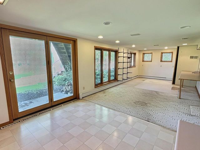 1005 S WEBSTER AVENUE, Omro, WI 54963