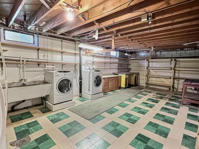 1005 S WEBSTER AVENUE, Omro, WI 54963