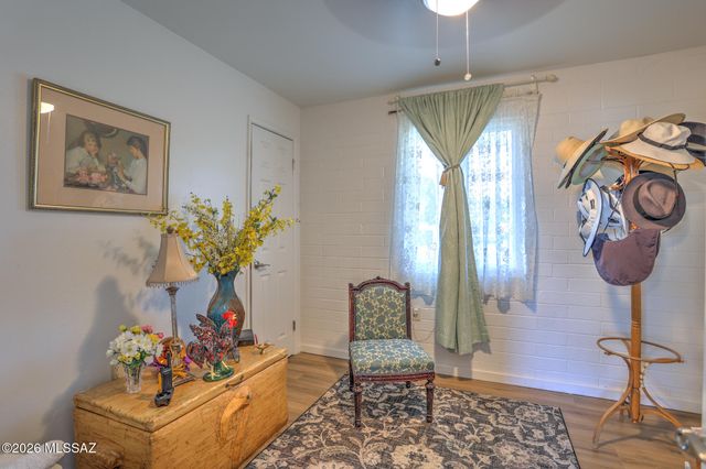448 N Silverbell Road, Tucson, AZ 85745