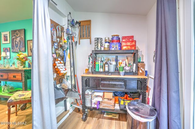 448 N Silverbell Road, Tucson, AZ 85745
