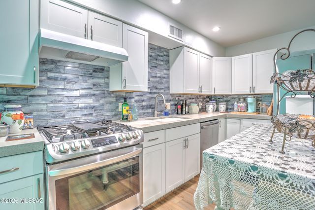 448 N Silverbell Road, Tucson, AZ 85745