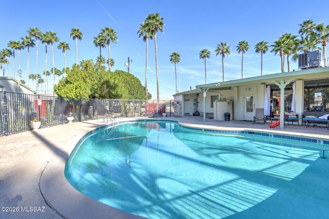 448 N Silverbell Road, Tucson, AZ 85745