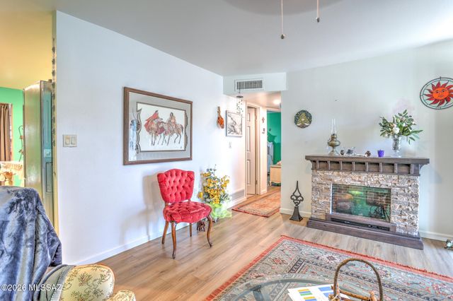 448 N Silverbell Road, Tucson, AZ 85745