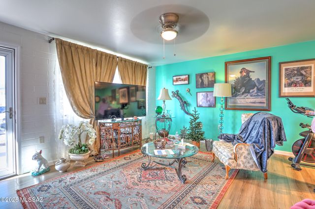 448 N Silverbell Road, Tucson, AZ 85745
