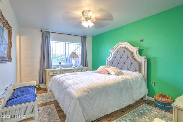 448 N Silverbell Road, Tucson, AZ 85745