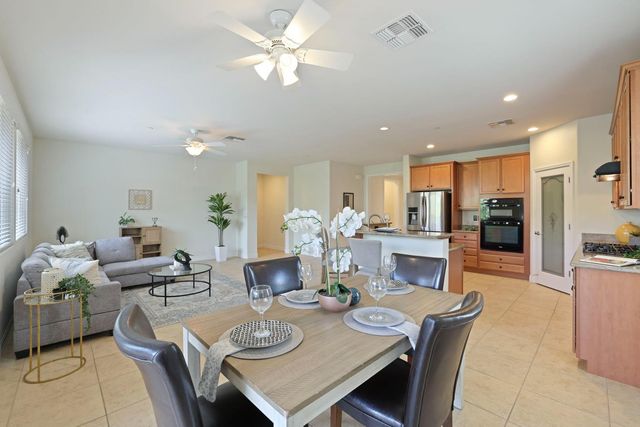 2415 Plumcreek Ln, Manteca, CA 95336