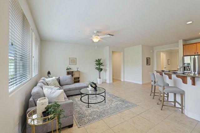 2415 Plumcreek Ln, Manteca, CA 95336