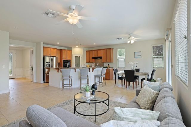 2415 Plumcreek Ln, Manteca, CA 95336
