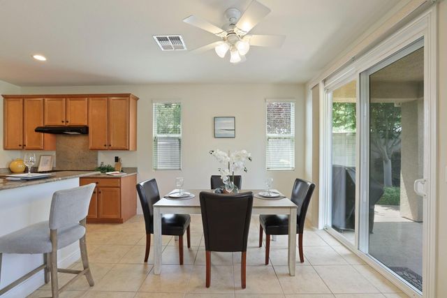 2415 Plumcreek Ln, Manteca, CA 95336