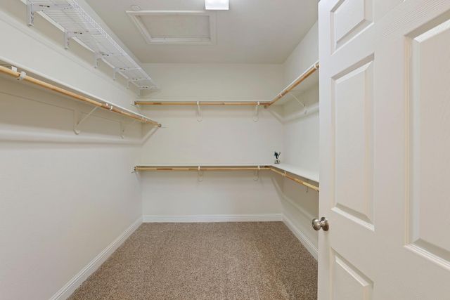 2415 Plumcreek Ln, Manteca, CA 95336