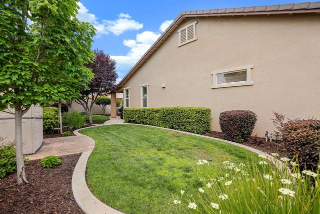 2415 Plumcreek Ln, Manteca, CA 95336
