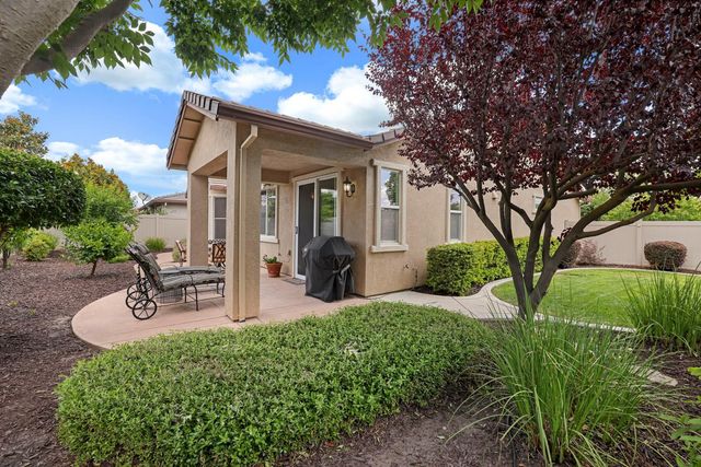 2415 Plumcreek Ln, Manteca, CA 95336