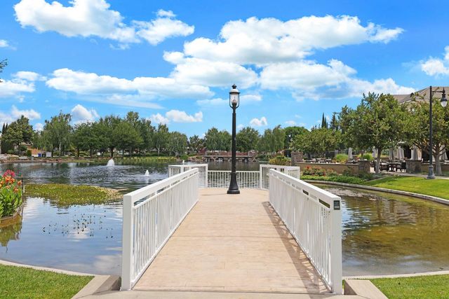 2415 Plumcreek Ln, Manteca, CA 95336