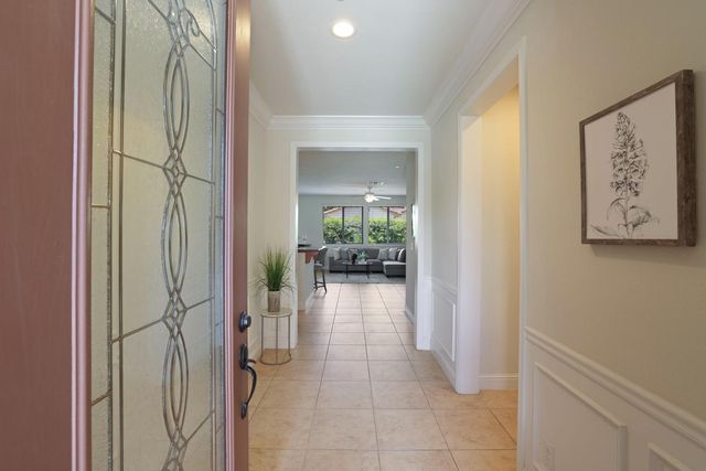 2415 Plumcreek Ln, Manteca, CA 95336