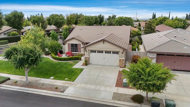 2415 Plumcreek Ln, Manteca, CA 95336