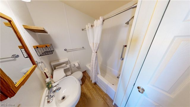 945 Minota Avenue, Akron, OH 44306