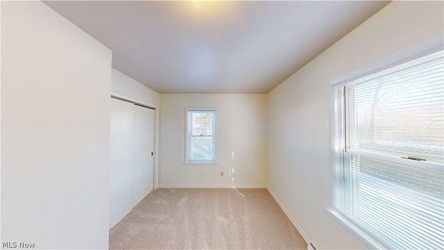 945 Minota Avenue, Akron, OH 44306