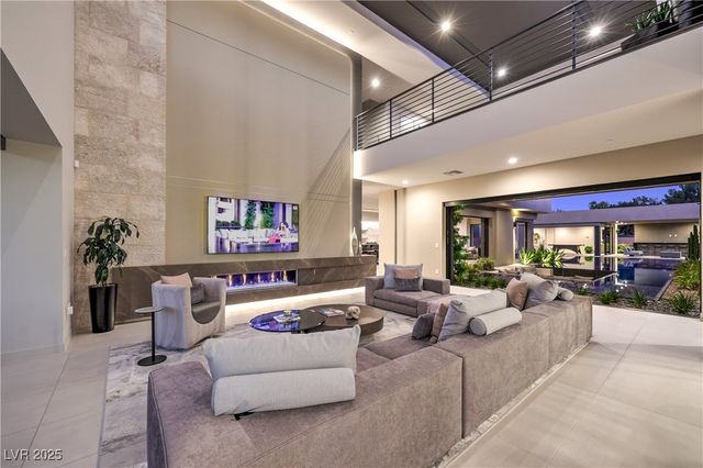 7070 Nomi Court, Las Vegas, NV 89120