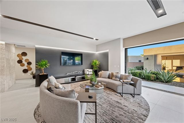 7070 Nomi Court, Las Vegas, NV 89120