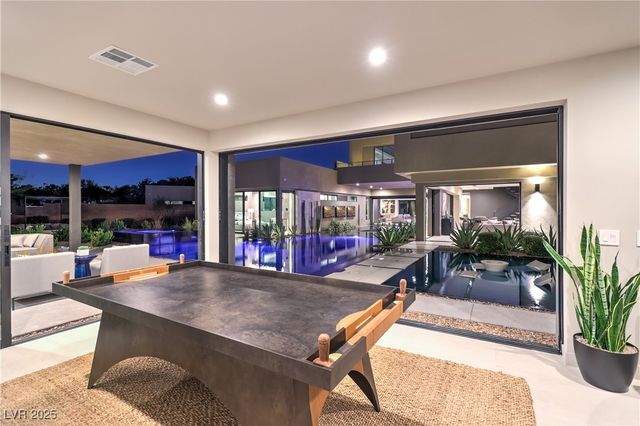 7070 Nomi Court, Las Vegas, NV 89120