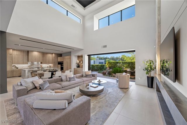 7070 Nomi Court, Las Vegas, NV 89120