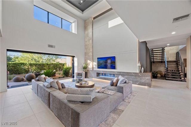 7070 Nomi Court, Las Vegas, NV 89120