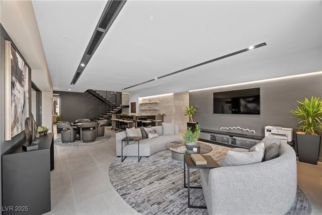 7070 Nomi Court, Las Vegas, NV 89120