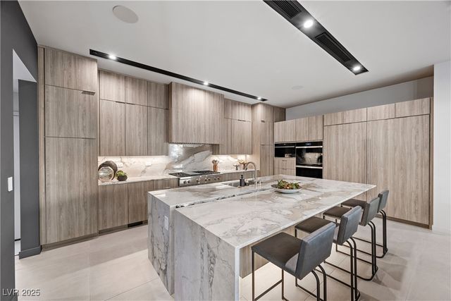 7070 Nomi Court, Las Vegas, NV 89120