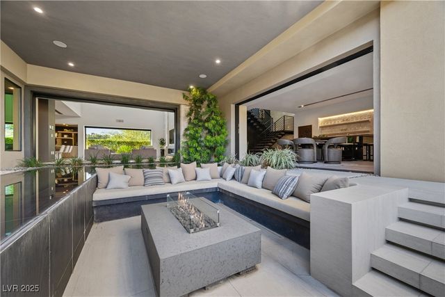 7070 Nomi Court, Las Vegas, NV 89120