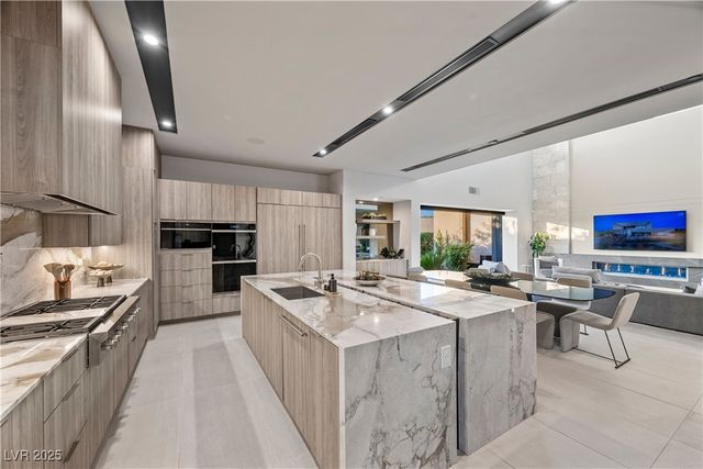 7070 Nomi Court, Las Vegas, NV 89120