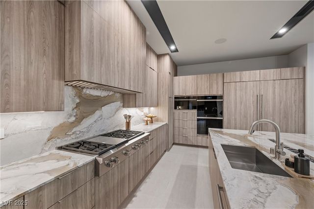 7070 Nomi Court, Las Vegas, NV 89120