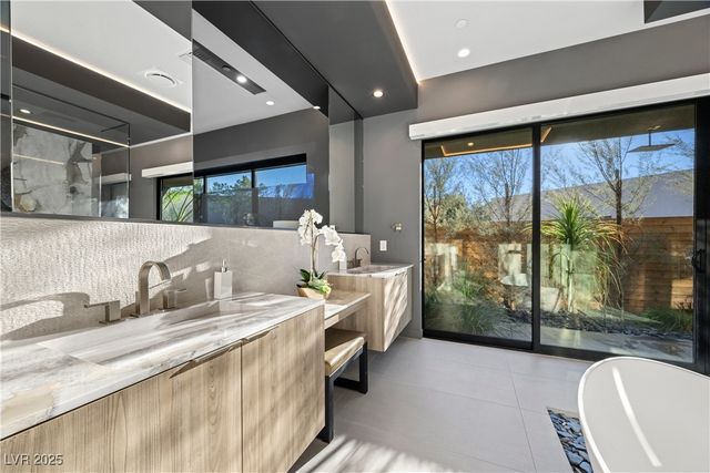 7070 Nomi Court, Las Vegas, NV 89120