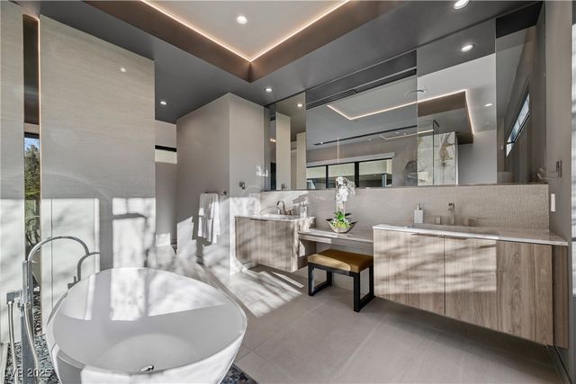 7070 Nomi Court, Las Vegas, NV 89120