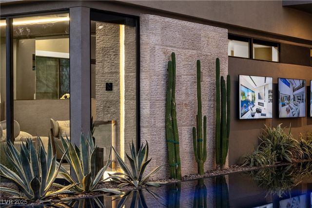 7070 Nomi Court, Las Vegas, NV 89120