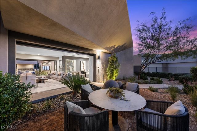 7070 Nomi Court, Las Vegas, NV 89120