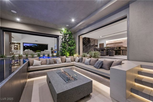 7070 Nomi Court, Las Vegas, NV 89120