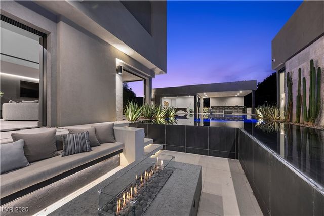 7070 Nomi Court, Las Vegas, NV 89120