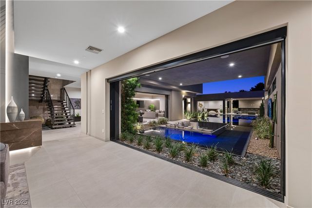 7070 Nomi Court, Las Vegas, NV 89120